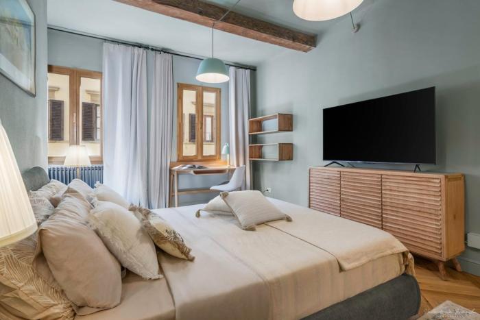 Stylish Urban Oasis AC Wi-Fi City Living