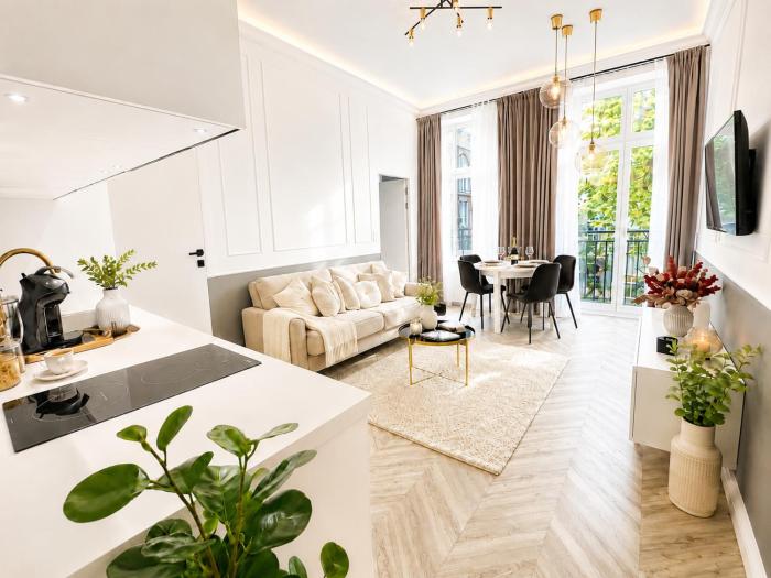 Love Architect Old Town Apartment with Orangery AC WiFI