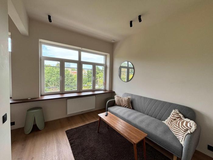 Bright Apartment Overlooking Tenbosch Park