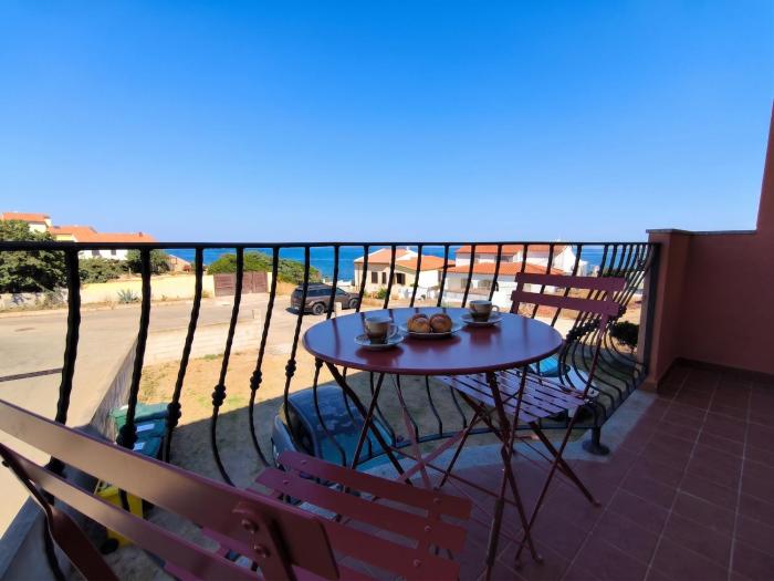 Elegante Appartamento Vicino alla spiaggia con Vista Tramonti