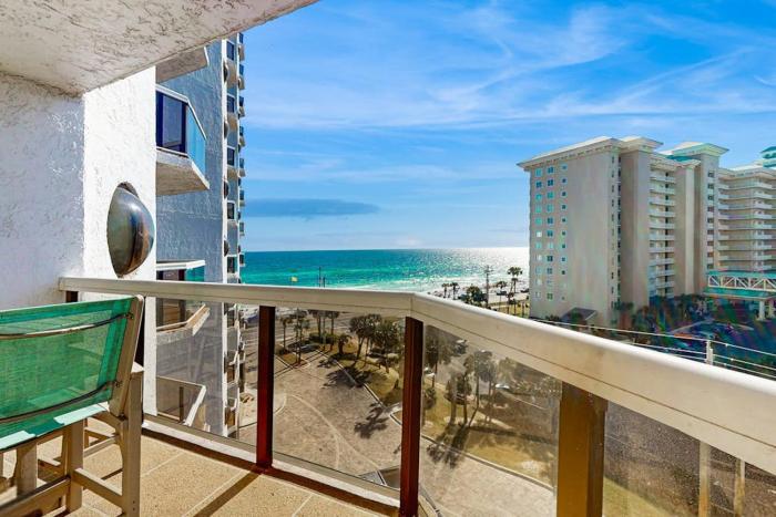 Gulf-view condo with beach access pools hot tubs tennis & private balcony