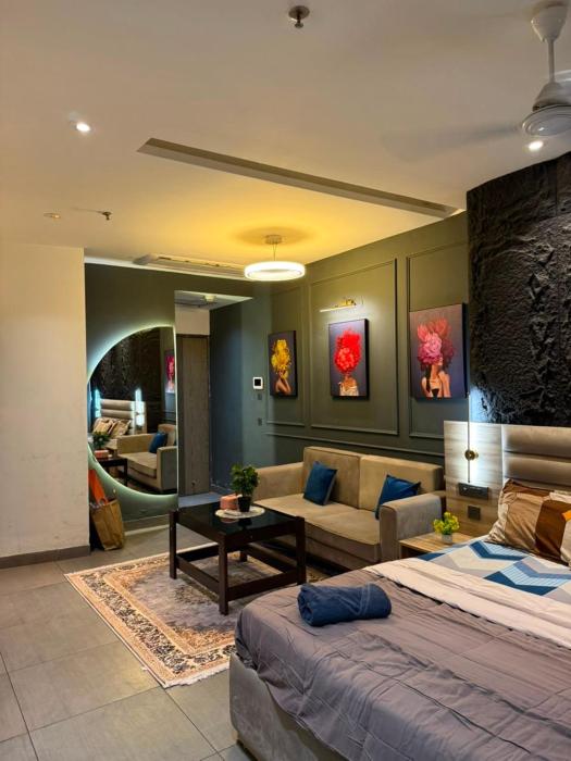 Supernova Couples Hideaway