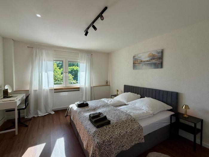 Napa Night Offenburg - Klimaanlage, Balkon, nahe Messe & Europa-Park