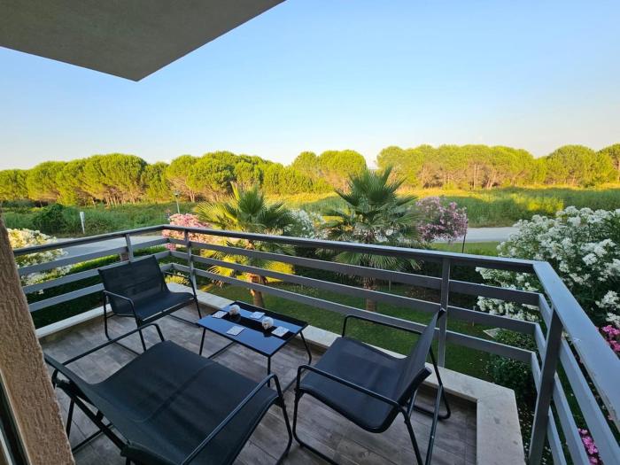 Skyview appartment in Lalzi Bay