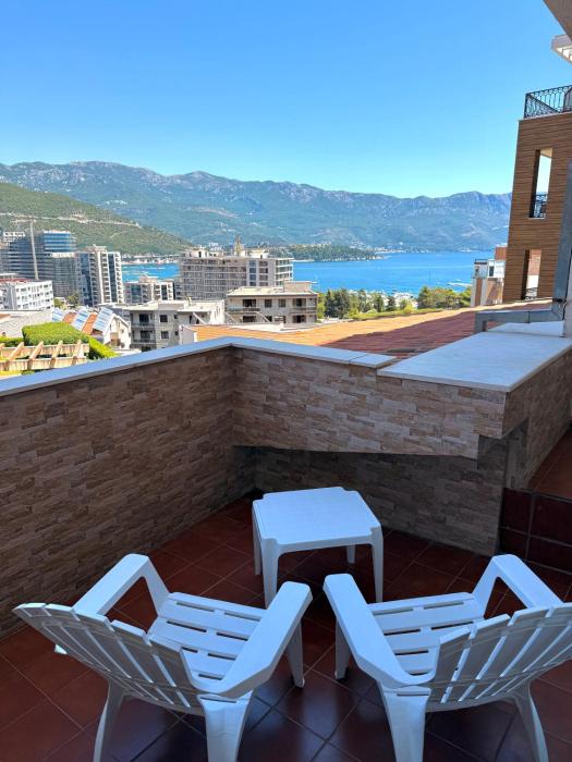 Apartman sa pogledom na more Budva