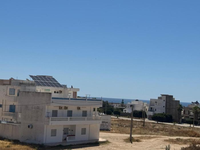 Appartement a Beni khiar meublé a 5 minutes a pieds