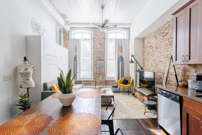 Charming ArtPad Studio in Savannah Historic District