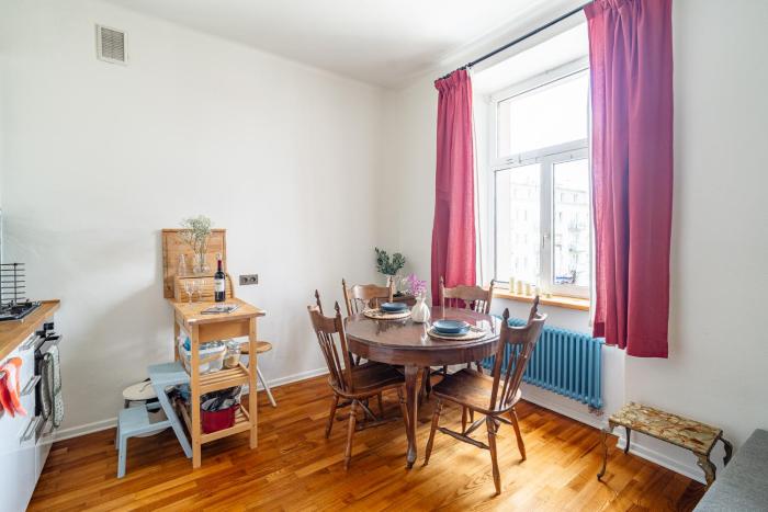Beautiful Flat Close to the Old Town and Parks
