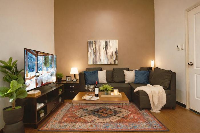 New 2BR with City Views in Makati and Fast WiFi