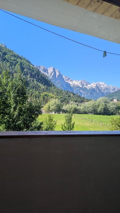 Guests house, Artani