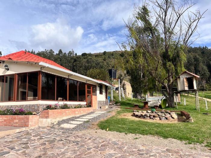 Cabaña entre montañas , Iza Boyaca laguna de tota termales