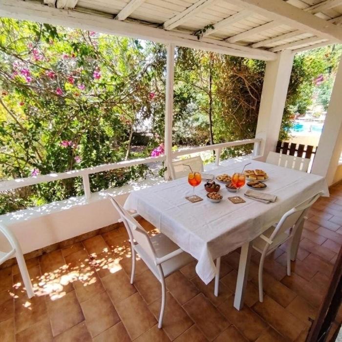 Villa with garden 500 meters from Monte Nai Beach