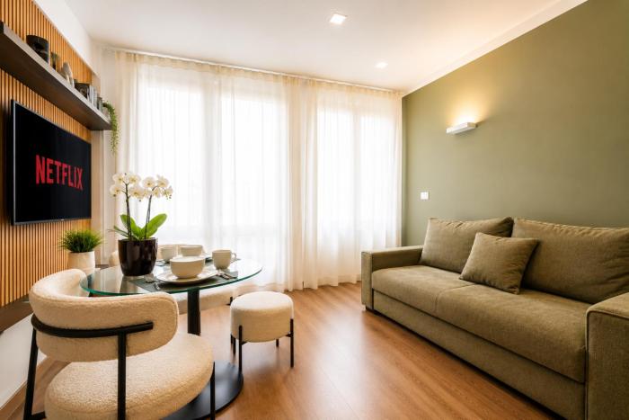 Jada Monforte- Exclusive Apt in the Heart of the City