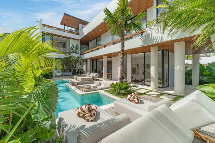 Brand New Villa Pearl Luxury 4BR - Private Pool and Sunset View in Berawa, Canggu