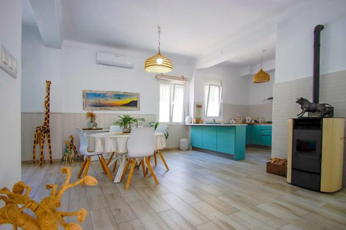 Mediterranean Beach Retreat Spacious 2 Bedroom Home with Patio and Sea Views