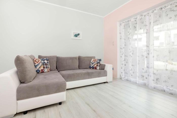 Komfortowy Apartament z Tarasem Blisko Plaży z Dodatkowymi Udogodnieniami w Pobierowie by Noclegi Renters