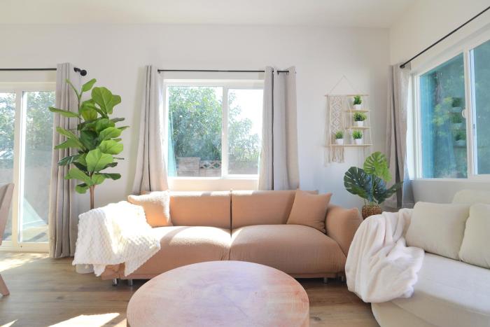 Ariels Adorable Abode, just 10 mins to Disneyland & Convention Center