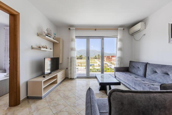 Orikum Beachside Retreat Apartment 13 by PikHost