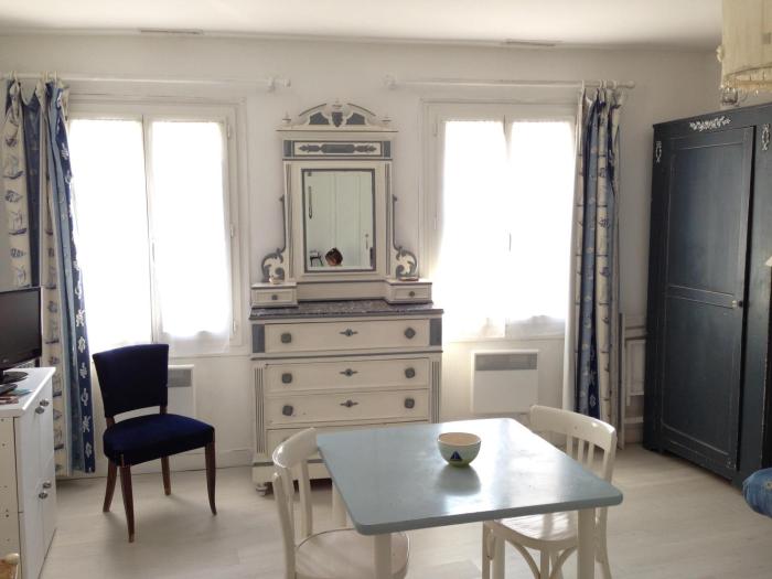 Joli studio lumineux- LA ROCHELLE - Port historique
