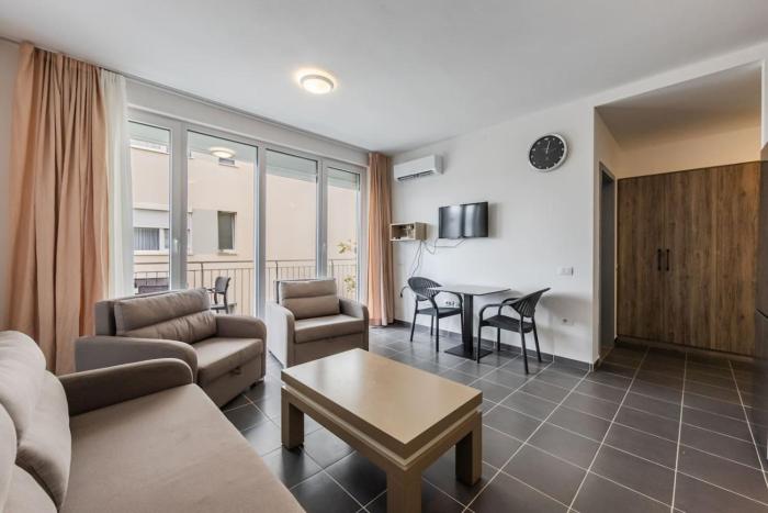Talea Comfort Apartment 2 by PikHost