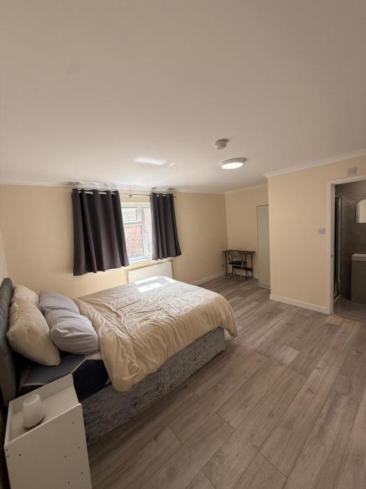 Cozy Private Room with Own Private Bathroom