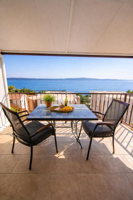 Sea View Apartment Zavala - private parking