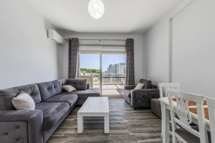Spacious Apartment Near the Beach Gjiri i Lalzit by PikHost