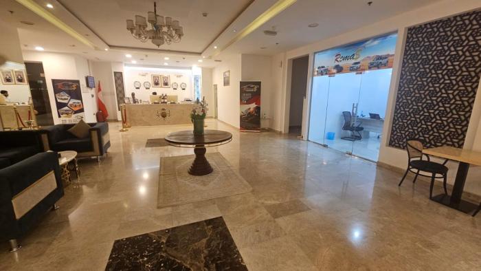 SR Hotel