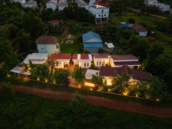 Serey Private Lodge Grill & Chill Near Pub Street