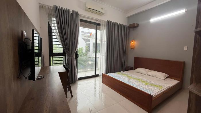 Ruby Homestay gần bến Ninh Kiều - Camellia balcony
