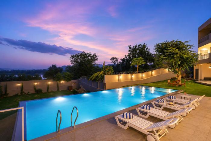 Villa Miran Pet-friendly Boutique room in a retreat with Infinity looking Pool, Activity room, Lawn, Garden