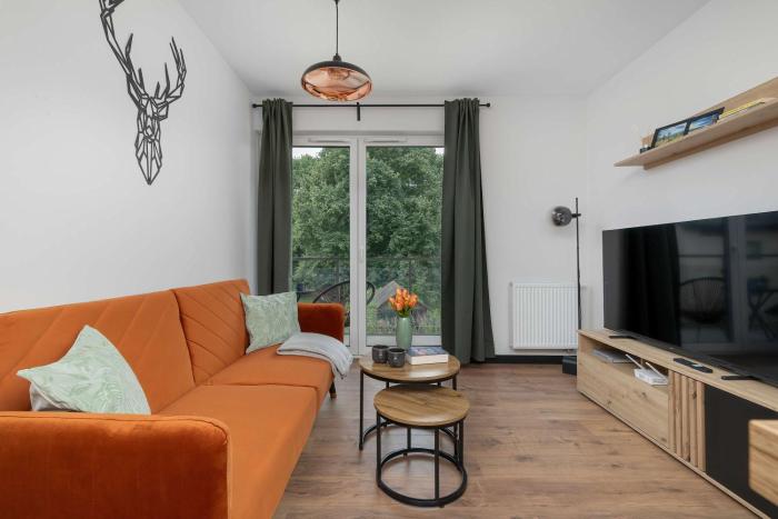 Przytulne Apartamenty Blisko Gór z Balkonem i Parkingiem by Noclegi Renters
