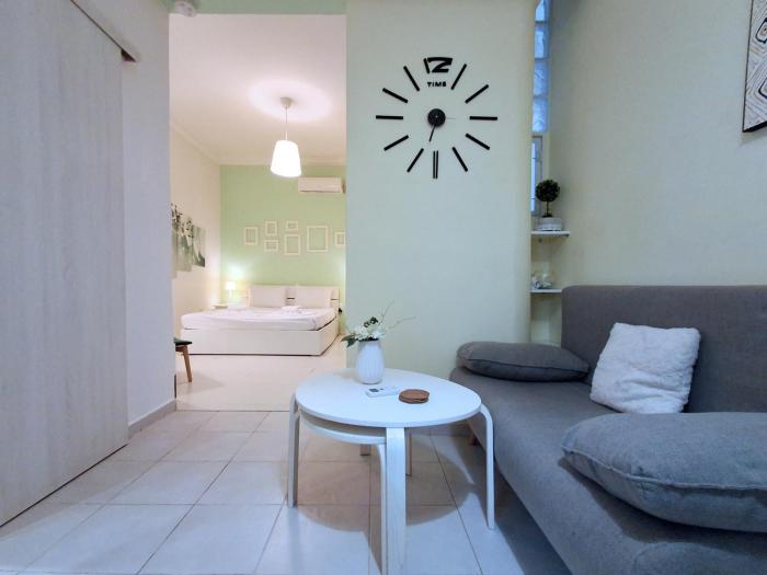 A Cozy Urban Nest in Kolonaki