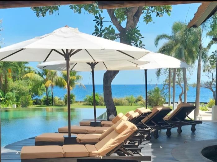 Villa Terang Bulan - luxury private beachfront villa
