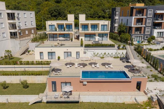 Alexandra Villas