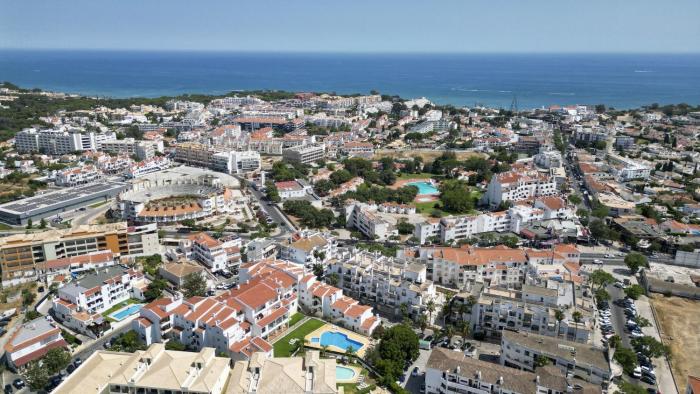 #372 Sunny Balcony Retreat 3 Bedrooms