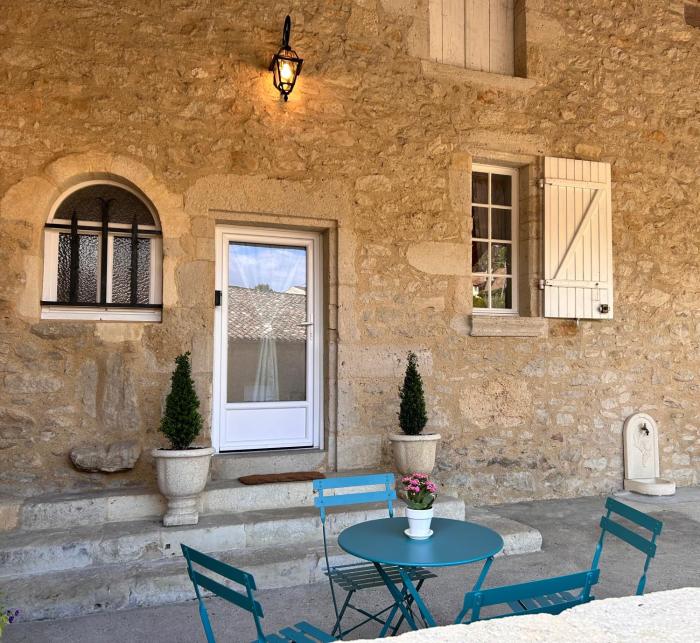 Le Refuge dAlienor at Domaine Le Touran near Saint Emilion