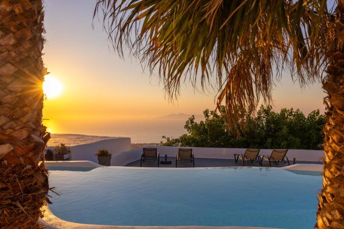 Loft Kaves Pool & Bar Suites