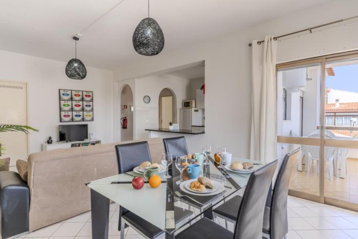 #405 Cozy 1BR Retreat Pool Close to Oura