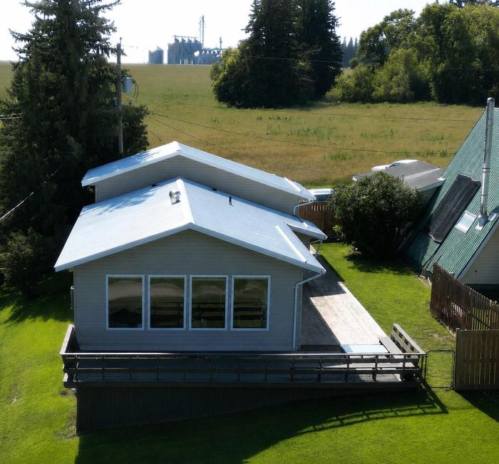 Peaceful 3BR Lakeside Escape, Neepawa, Canada