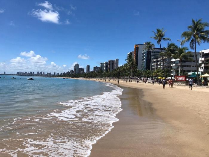 501 Apt 2Q a 100 metros da praia area de lazer