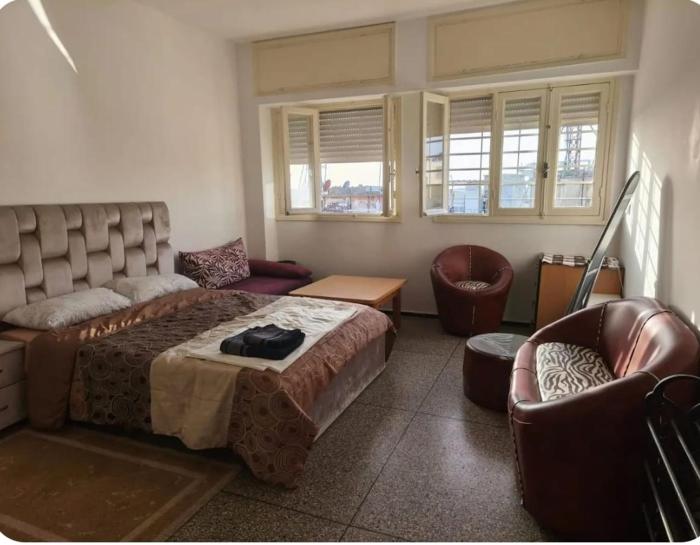 Cozy Double Room Near Train Station & Airport Bus