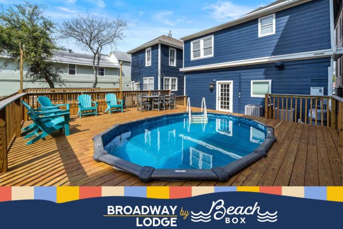 Classic home in the heart of Galveston with large deck