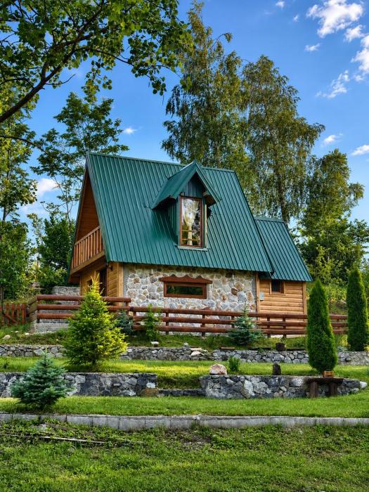 Peaceful Mountain Cabin Escape