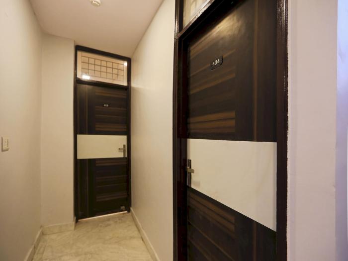 HOTEL SILVERKEY NEAR LIC BUILDING MAIN RD KHODA NEXT TO SHYAM OIL