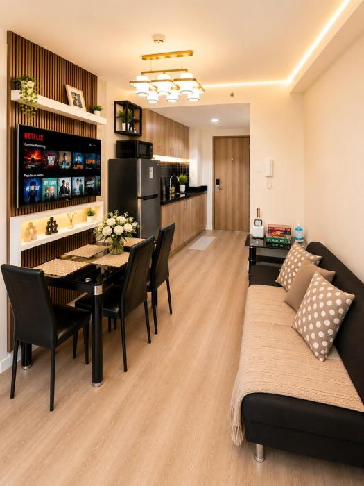 Stylish 1BR Pool View with Netflix Shore Near MOA