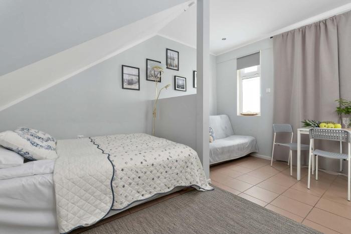 Cozy Pet-Friendly Studio Near the Beach and Downtown by Noclegi Renters