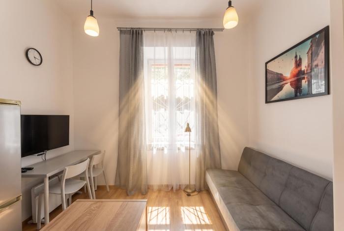 Kalwaryjska Sunny Studio with Mezzanine by BookingHost