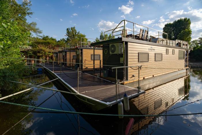 Prague River Houseboats - Private Bay