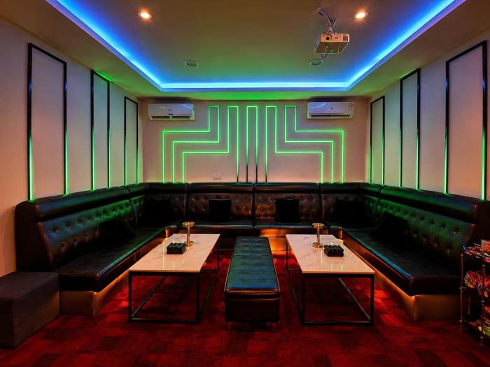 Family Karaoke Homestay, 2 BR Entire Floor, Raja Uda